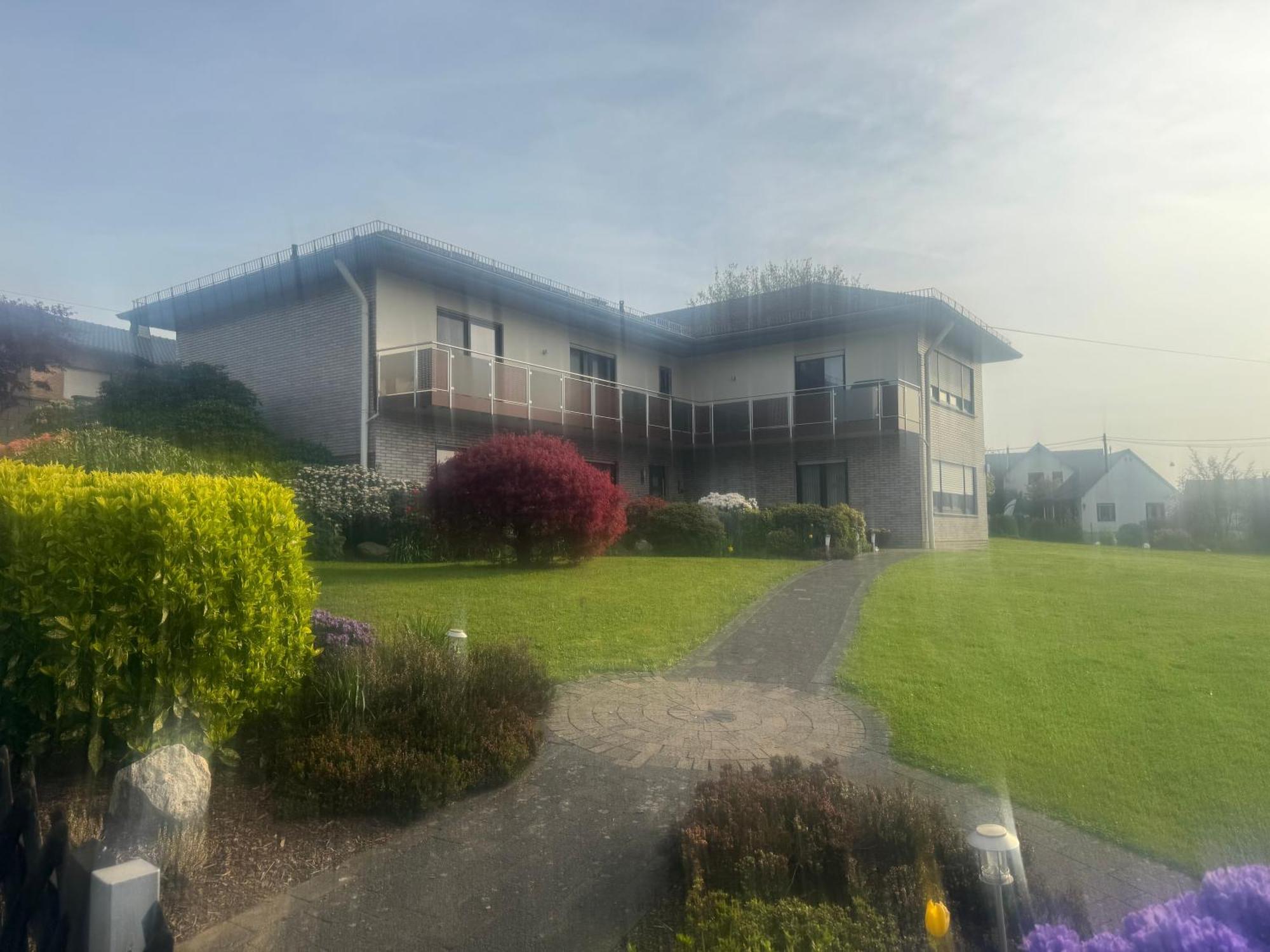 Ferienwohnungjahrsfeld Strassenhaus Buitenkant foto